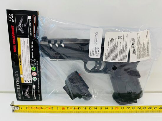 Spēļu revolveris ar bumbiņām un lāzeri 2819