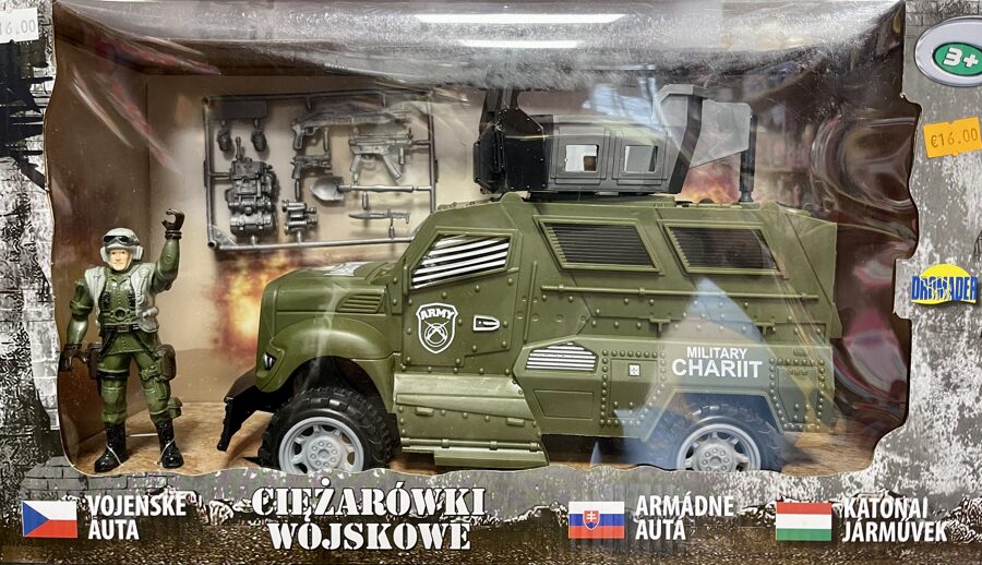 Armijas spectehnikas auto ar aksesuāriem Dromader