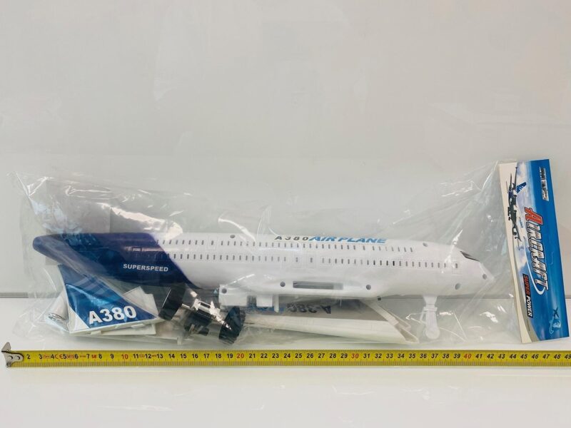 Saliekama plastmasas lidmašīna AIRPLANE  A380, 40 cm