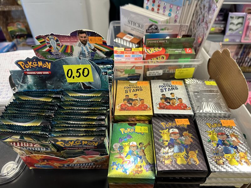 Pokemonu kārtis SUDRABA lielais iemakojums, nav orģināls