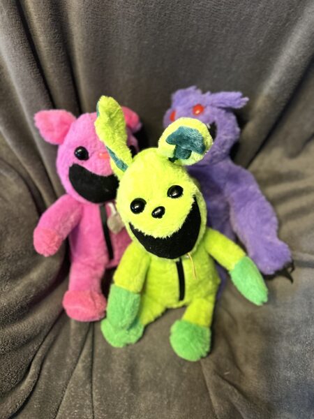 Mīkstā manta pūkains "Hagi", dažādas krāsas, izmērs 32 cm