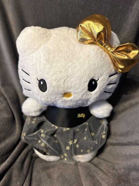 Mīkstā manta "Hello Kitty", melna ar baltu, izmērs 45 cm