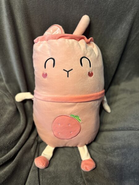 Mīkstā plīša manta spilvens "Bubble Tea", rozā, izmērs 55 cm