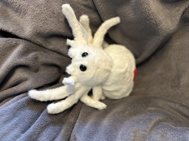 Mīkstā rotaļlieta balts zirneklis, izmērs 25 cm