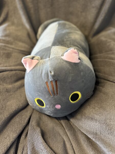 Mīkstā rotaļlieta, plīša kaķis pelēks spilvens, 50x28 cm