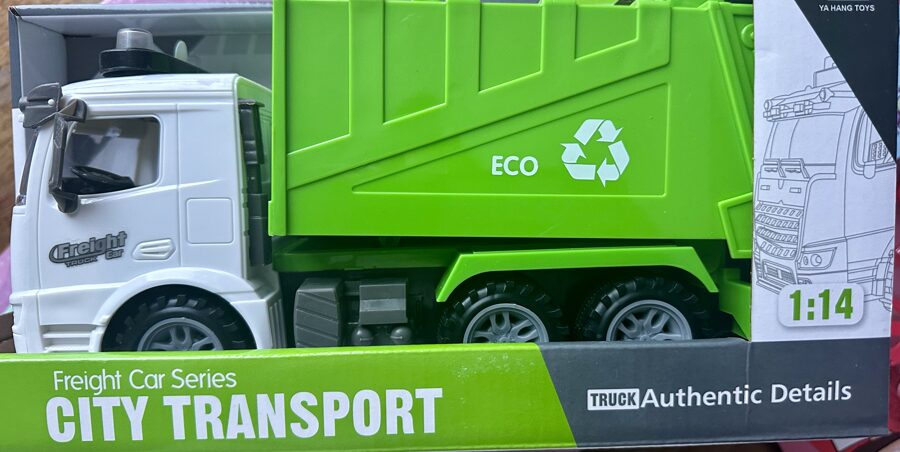 Atkritumu izvedēja mašīna ar skaņas un gaismas signāliem